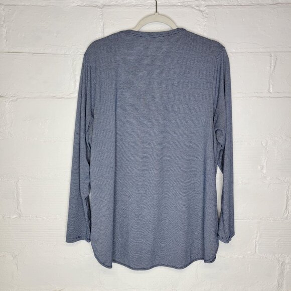 Lands' End Women's Size 1X Shirt Top Long Sleeve Blue Striped - Picture 2 of 5